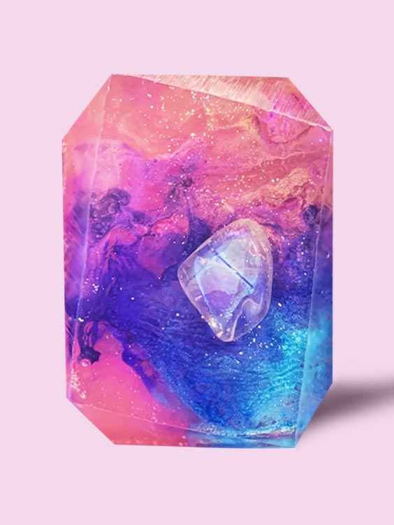 Moment of gratitude – Crystal-infused bar soap