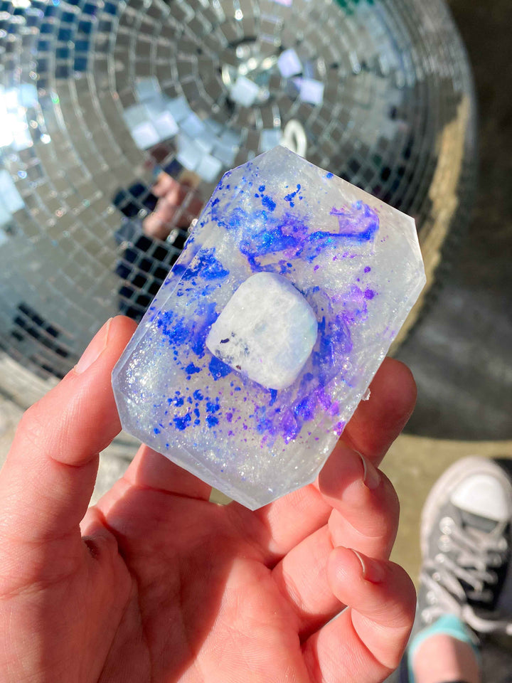 Moon child – Crystal-infused bar soap