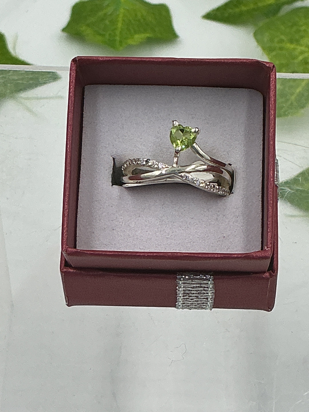 Sterling Silver Peridot Split Band Ring - Size 7