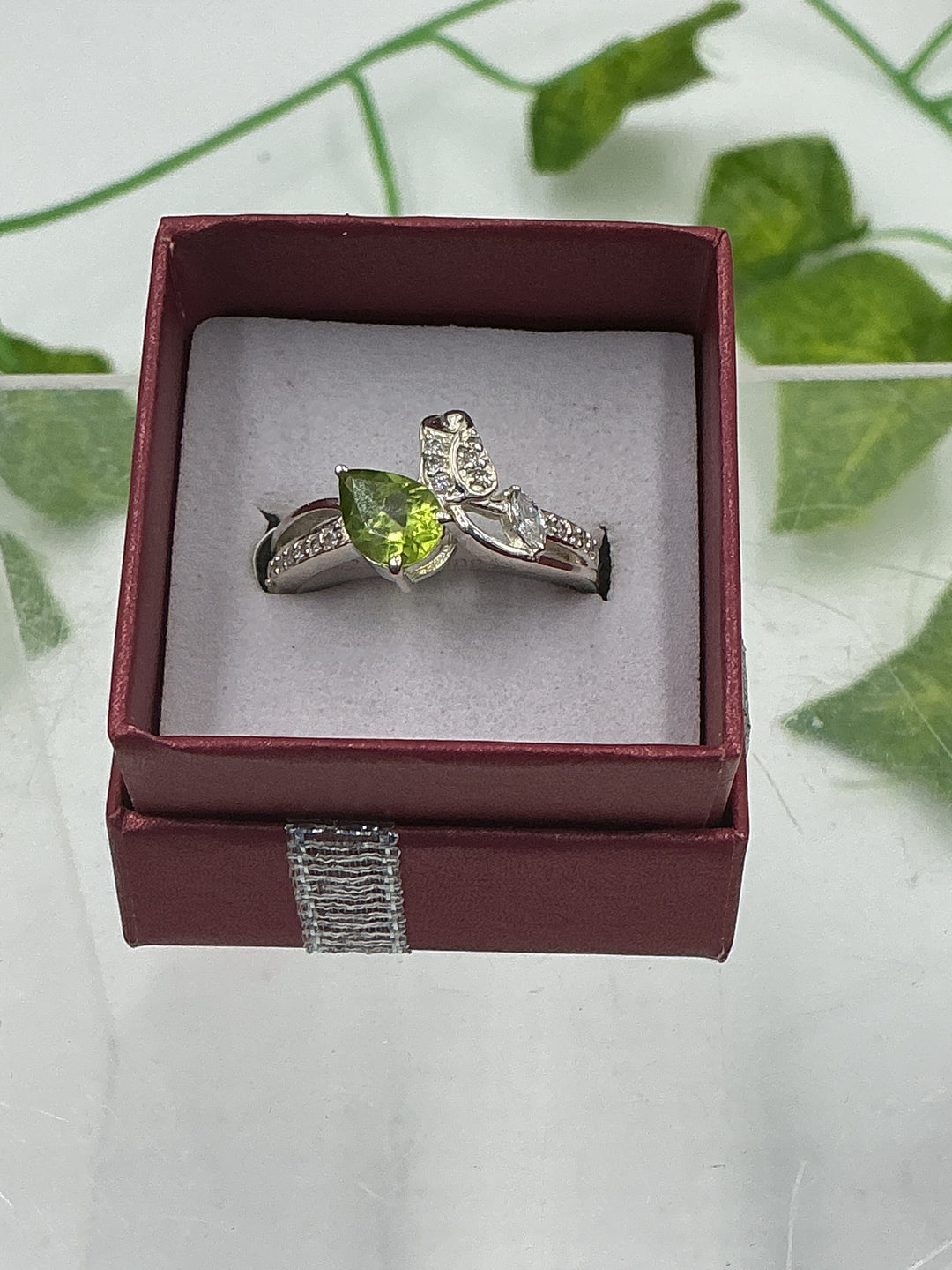 Sterling Silver Peridot Classic Solitaire Ring - Size 9