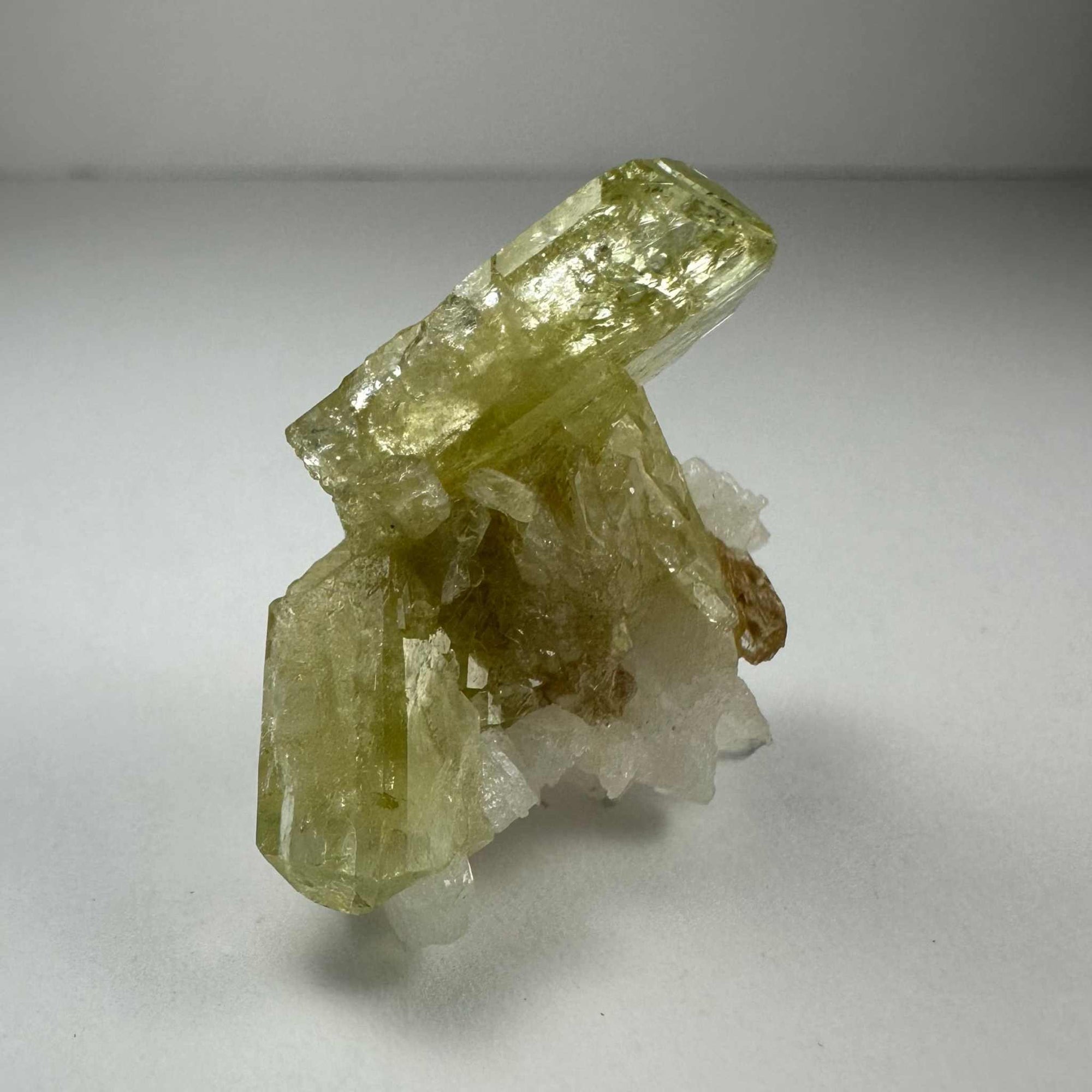 Brazilianite on Albite