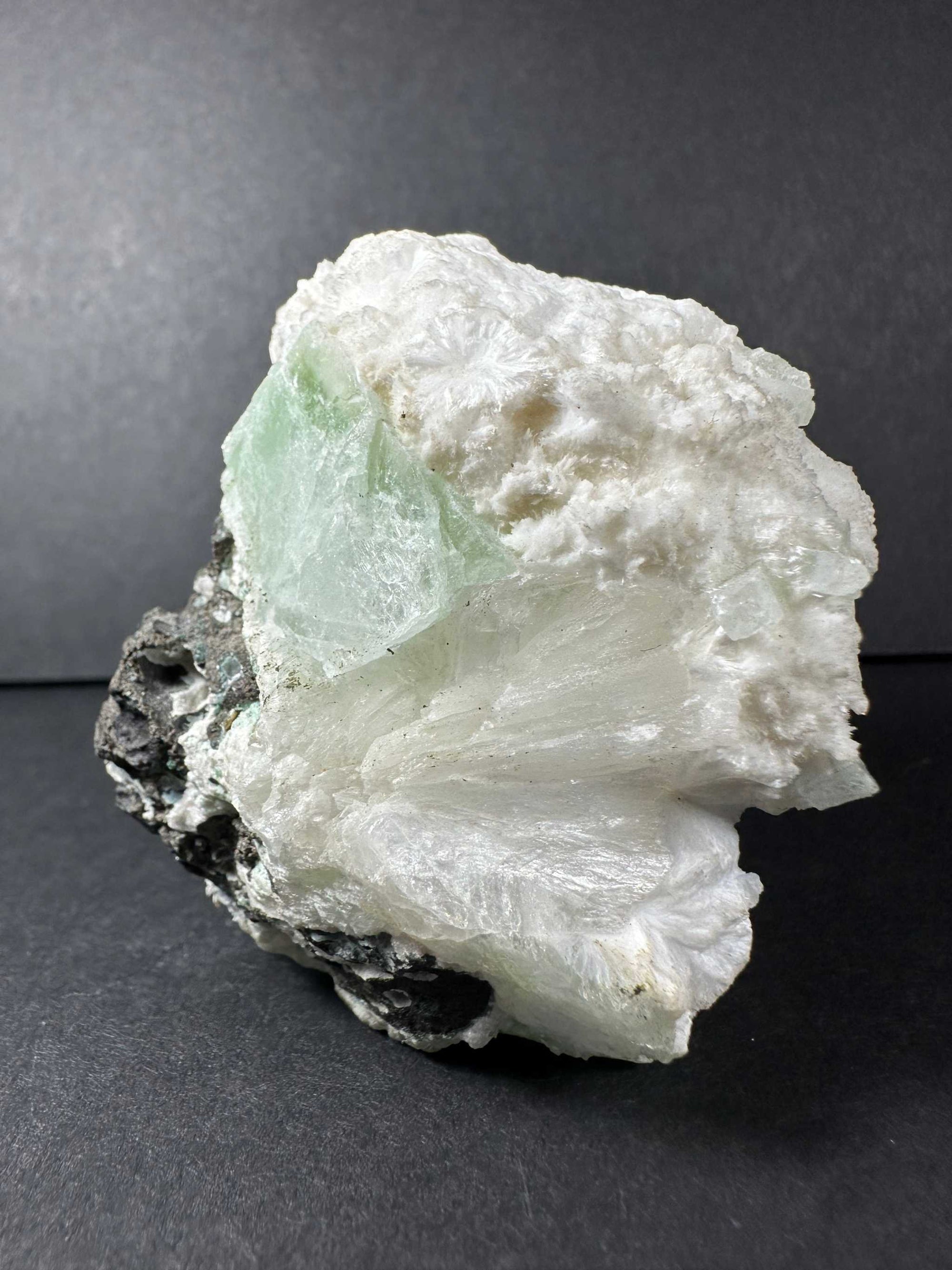 Green Apophyllite with Mordenite 178g