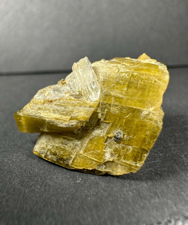Diamond Quartz on Siderite