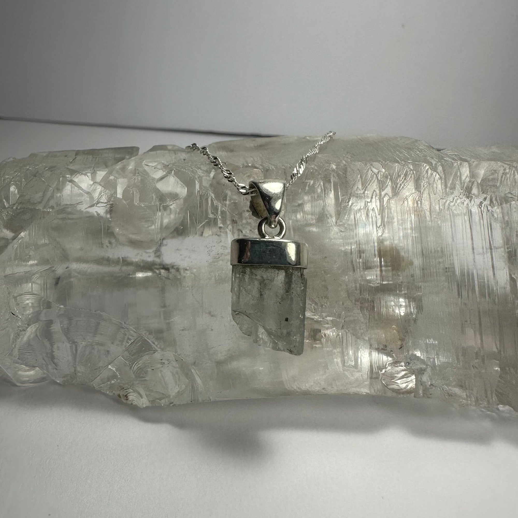 Natural Aquamarine Beryl Pendnat