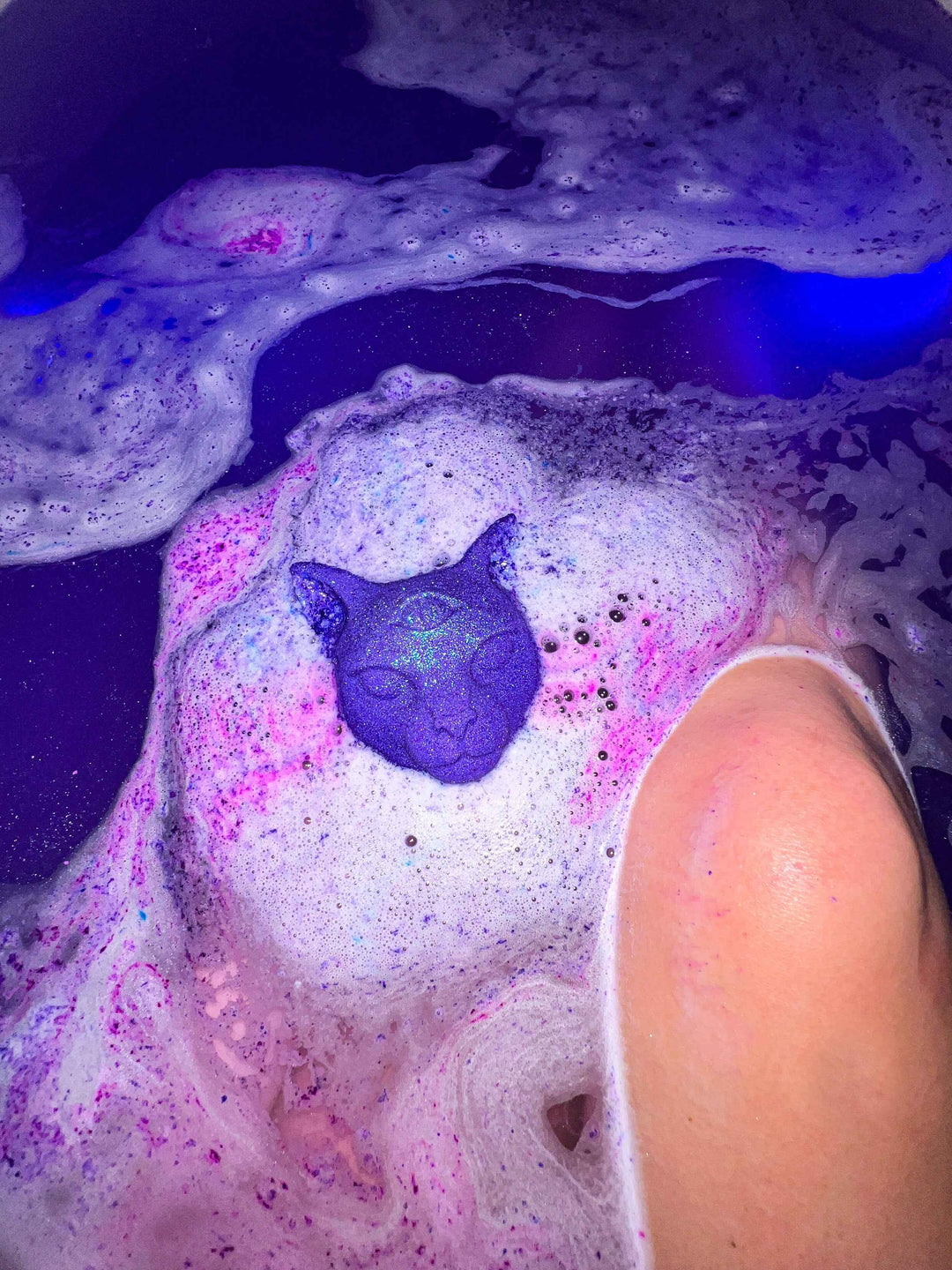 Psychic protector – Crystal-infused bath bomb