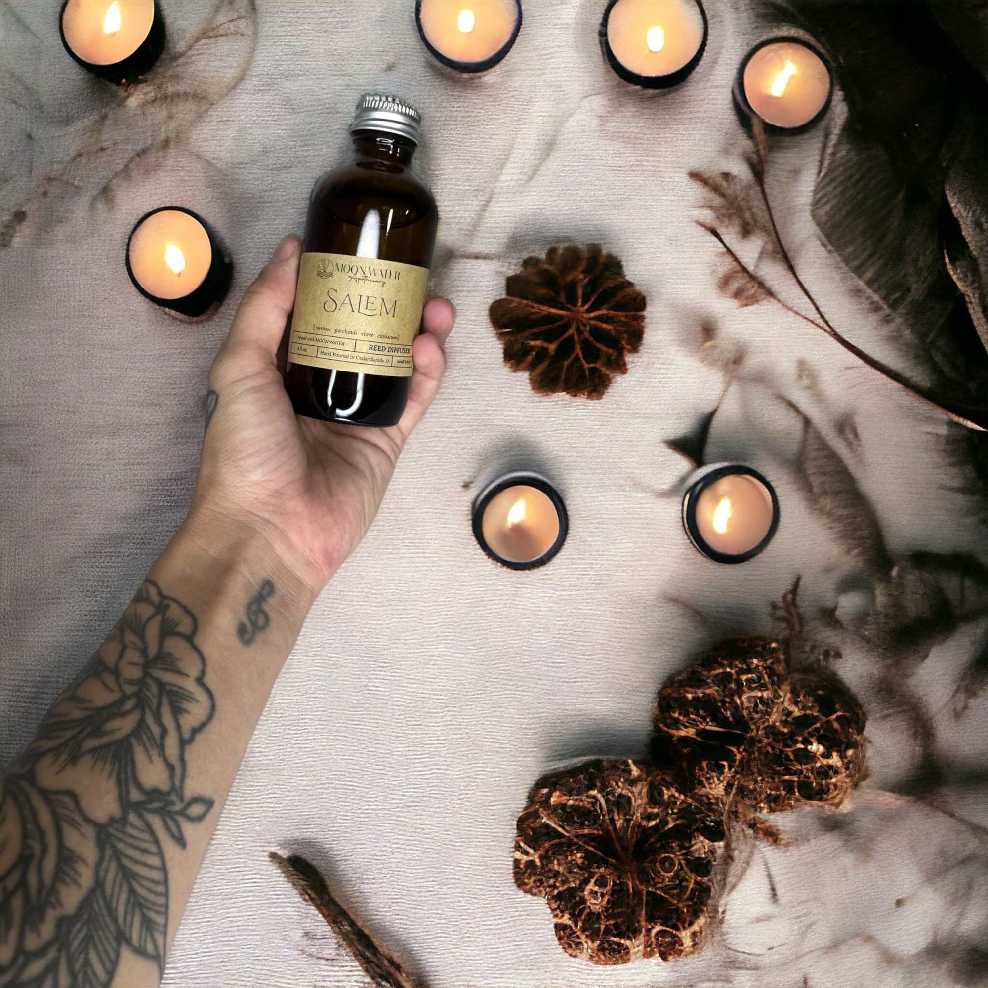 SALEM - REED DIFFUSER, REED DIFFUSER -- Vetiver, Clove, Patchouli &amp; Cinnamon