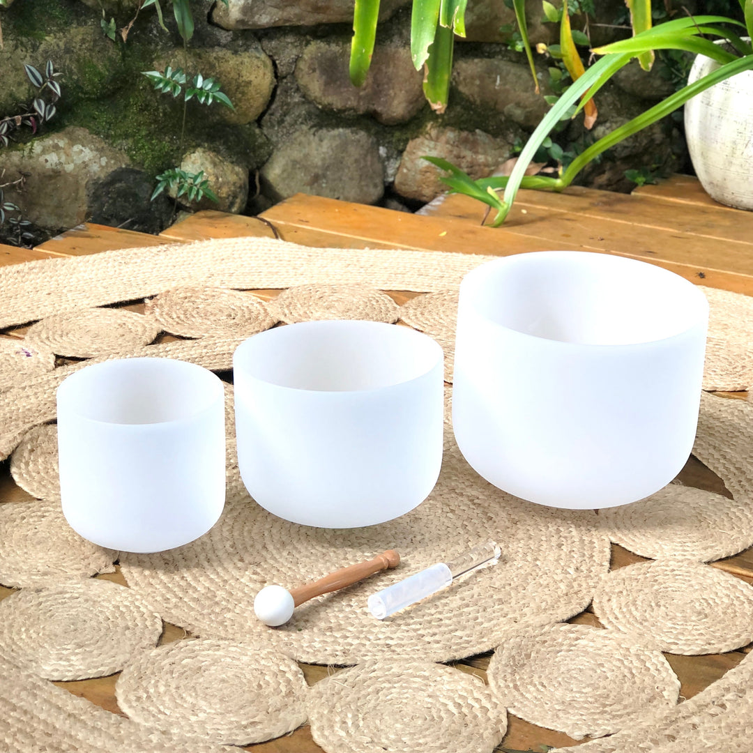 Set of 3 White Sound Therapy Bowls in Beige Case