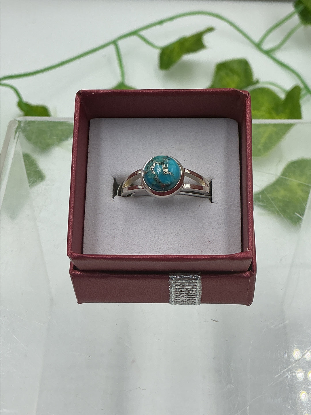 Sterling Silver Turquoise Round Solitaire Ring - Size 8
