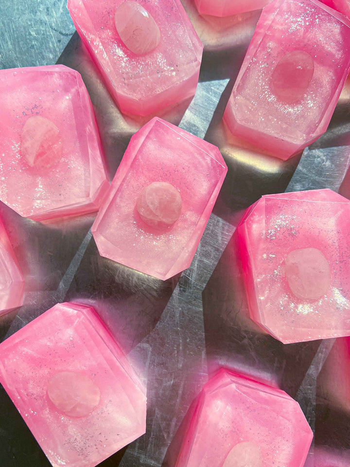 Wild roses – Crystal-infused bar soap