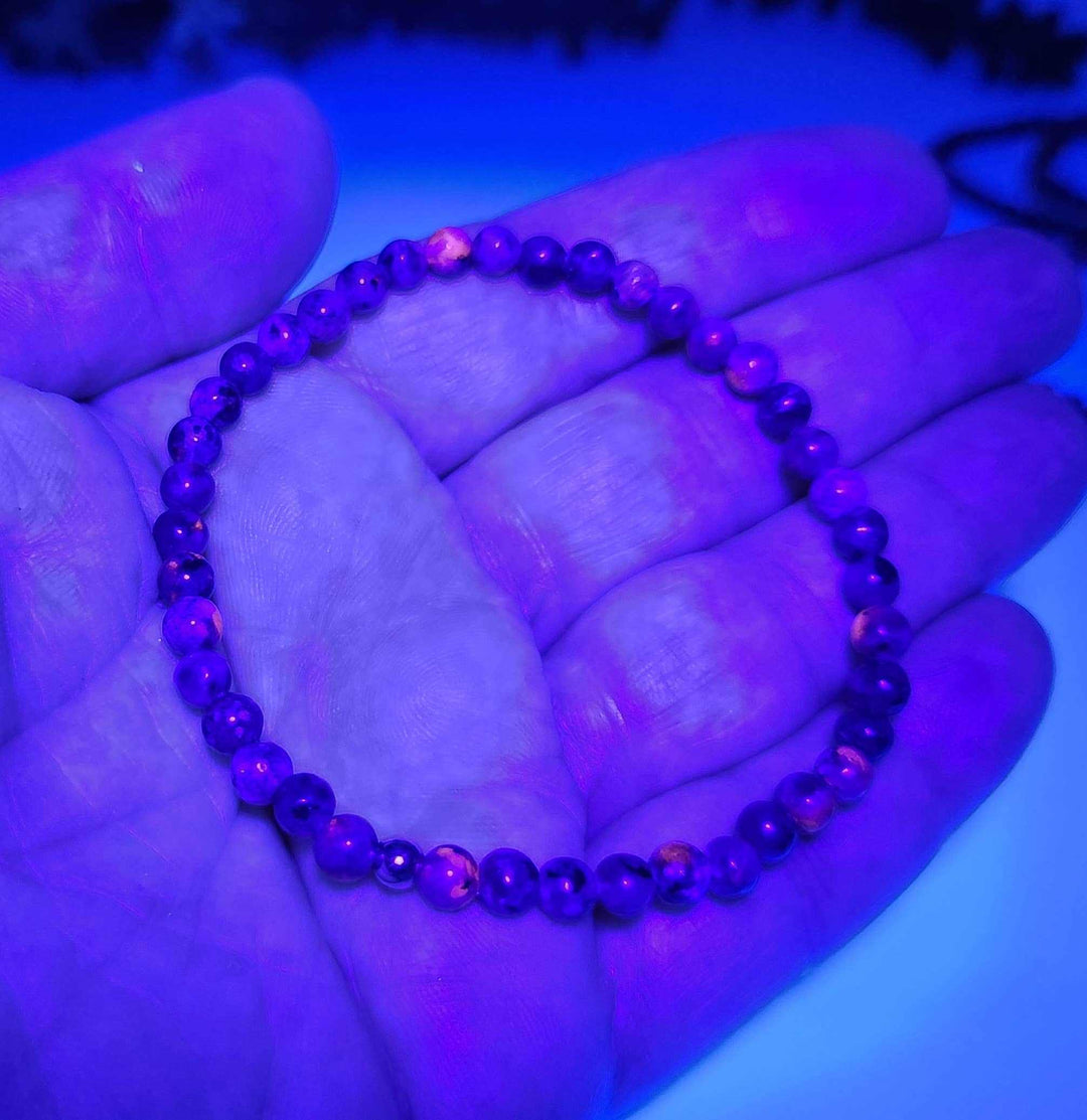 Yooperlite Round Bead Bracelet for Illumination &amp; Awakening
