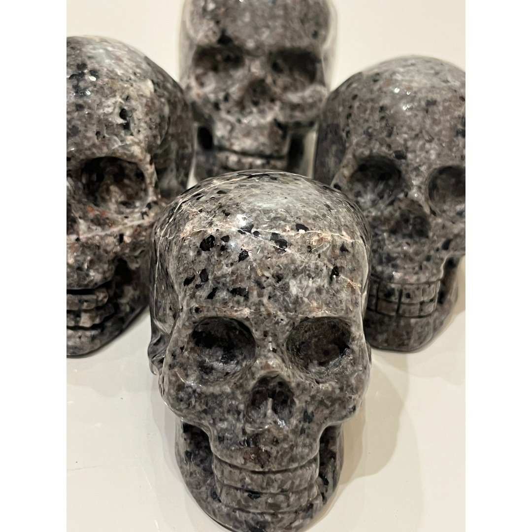 Yooperlite UV Skull 3&quot; - Sacred Crystals Skull